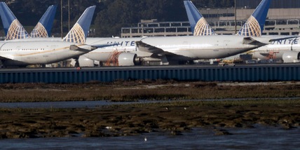 United Airlines taglia voli, 'carburante schizzato per la guerra all'Iran'