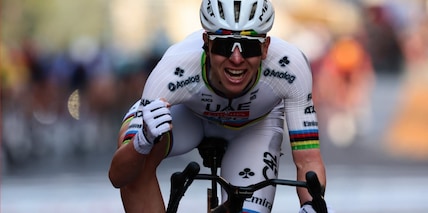 Immenso Pogacar: cade, si rialza e trionfa alla Milano-Sanremo per la prima volta