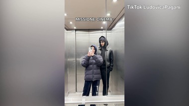 Cinema senza farsi riconoscere? El Shaarawy e Ludovica Pagani superano la missione