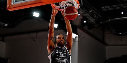 La serata perfetta di Chapman vale la quarta vittoria di fila: il Derthona batte Cantù