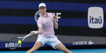 Sinner stende Michelsen e vola ai quarti a Miami: 14ª vittoria di fila nei 1000 (e 28 set consecutivi)!