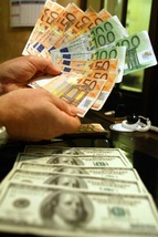 Euro in calo sul dollaro, a quota 1,1595