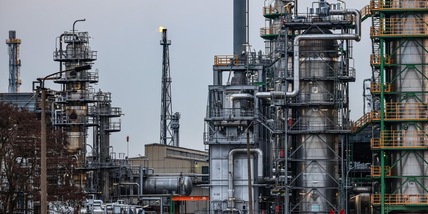 Il petrolio è in calo ma il Brent resta sopra i 100 dollari