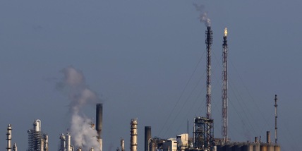 Il petrolio torna in rialzo, Brent sale a 104 dollari al barile