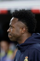 Insulti razzisti a Vinicius jr, l'Uefa sanziona il Benfica