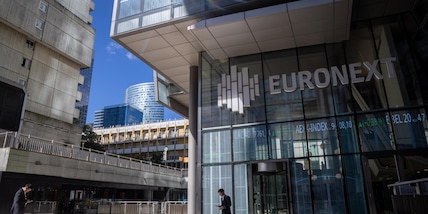 Borsa: Europa debole, balzo di greggio e gas, Milano -1,2%