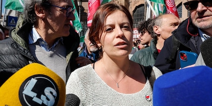 Salis, 'dagli agenti domande sulla manifestazione e nessun verbale'