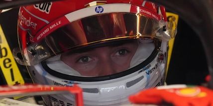 "Da pugni sul volante, così è frustrante": Leclerc, rabbia Ferrari. E Hamilton rincara: "Divario enorme"