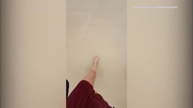 Lady De Rossi passeggia per le spiagge delle Hawaii