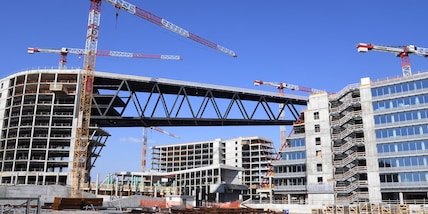 Frena la produzione dell'Eurozona, l'indice Pmi composito a 50,7 punti