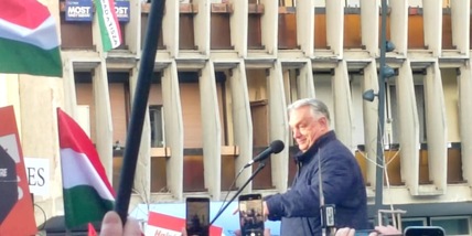 Orban accusa l'opposizione, 'in atto complotto per manipolare il voto'