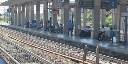 Urto tra due treni, circolazione ferroviaria sospesa tra Milano e Genova