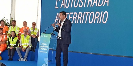 Salvini, 'non chiudo l'Italia perché Bruxelles è comandata da cretini'