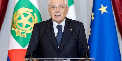 25 aprile:Mattarella all'Altare della Patria rende omaggio ai caduti