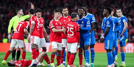 Via libera Ifab, rosso diretto ai giocatori che si coprono la bocca