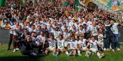 Delirio Venezia, è Serie A! La festa sul campo e in città è tutto pronto
