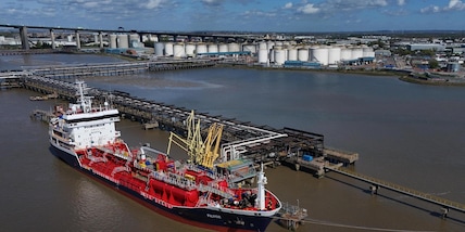 Petrolio in calo, Wti a 101,14 dollari dopo l'annuncio di Trump su Hormuz