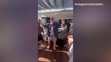 Schalke 04, Dzeko celebra così la promozione