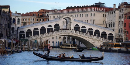 Il Venezia festeggia la A con un corteo acqueo e festa a San Marco