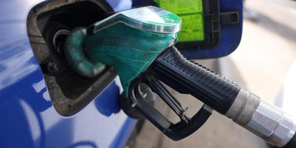 Mimit, benzina self a 1,934 euro, gasolio a 2,026 euro