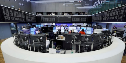 Borsa: Milano chiude in rialzo, Ftse Mib +0,7%