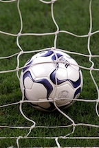 Roma-Lazio lunedì, slittano anche altri 4 match della corsa Champions
