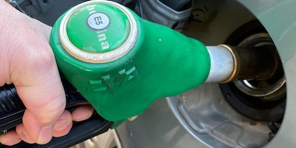 Il petrolio in leggero calo a New York, ma Wti e Brent sopra i 100 dollari