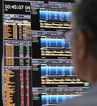 Borsa: Milano si consolida a +0,82% con A2a, Stellantis e St in testa