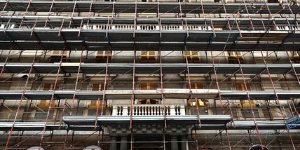 Giù le costruzioni a marzo, il livello più basso da agosto 2025