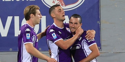 Fa tutto la Fiorentina: un autogol di Comuzzo risponde al vantaggio di Piccoli, finisce 1-1 al Franchi