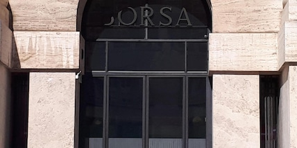 Borsa: Milano apre in rialzo, +0,77%