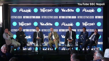 De Laurentiis e la gag del telefono: "Questo rompe i c*****i..."