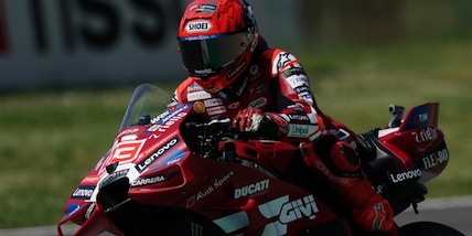 Marquez cade ma poi firma ancora la pole in Ungheria! Bezzecchi in seconda fila
