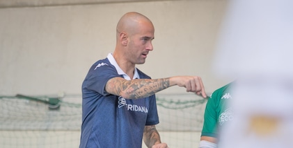 Davide Grippo, icona del calcio per sordi. L'azzurro della Nazionale nel sangue e un nuovo inizio con Insuperabili: "Non chiediamo la luna, ma di essere trattati come atleti"