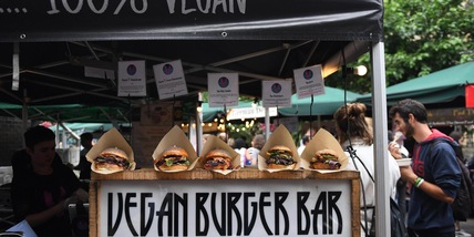 Ok finale Eurocamera a stop alla parola 'carne' per i prodotti veg, salvi i burger