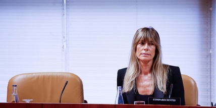 La moglie di Pedro Sanchez rinviata a giudizio, ritirato il passaporto