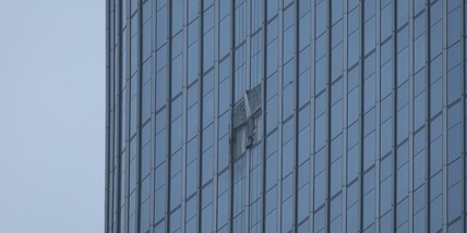 Pechino, morto il pilota dell'aereo che si è schiantato ieri su un grattacielo