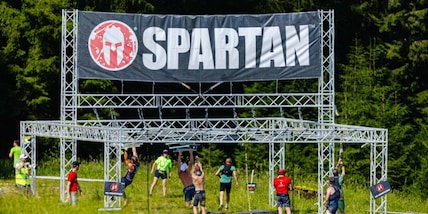 Esordio da record per Spartan Italy a Belluno-Nevegal: tre distanze, migliaia di atleti e grande spettacolo