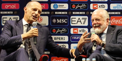 Allegri si veste di Napoli, punge il calcio di Comolli e parla di Juve: “Persa un po’ di memoria”