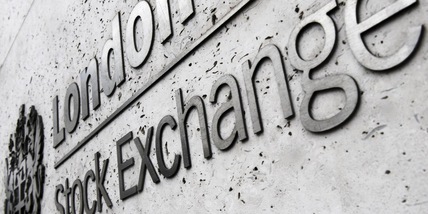 Borsa: Europa stabile, tra lusso che sale e tlc che scendono