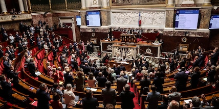 Dal Parlamento francese ok definitivo alla legge sull'aiuto a morire