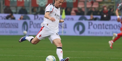 E' ufficiale, Modric resta al Milan fino al 2027