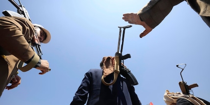 Ministro Yemen, 'Houthi intendono imporre pedaggi nel Mar Rosso'