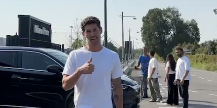 Stones si veste di Inter, l'ex City è arrivato a Milano: le prime dichiarazioni