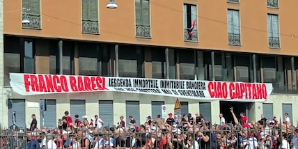 Funerali Baresi, l'arrivo dei compagni di sempre Funerali Baresi, l'arrivo dei compagni di sempre