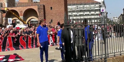 Baggio, Bergomi, Maldini: sfilata di campioni ai funerali di Baresi