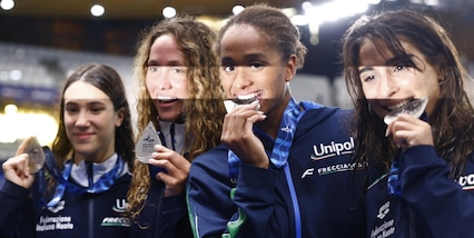 Europei, giornata storica: Curtis record del mondo, staffetta Italia d'argento, bronzo Ceccon e Pilato
