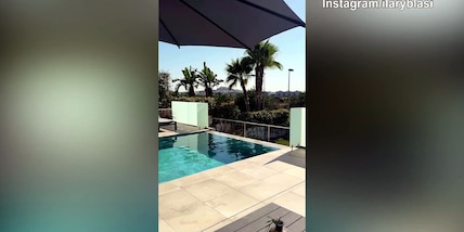 Ilary Blasi, relax e baci con Bastian ad Ibiza