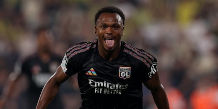 Openda si prende il Lione, Greenwood risponde per il Fenerbahce. Il Viking rimonta la Dinamo Zagabria
