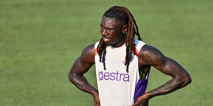 Kean in ritardo, caos allenamento e la Fiorentina lo multa! Il Como spinge: gli aggiornamenti